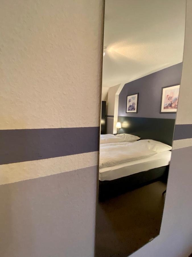 Hotel Kaiserswerth Dusseldorf Bagian luar foto