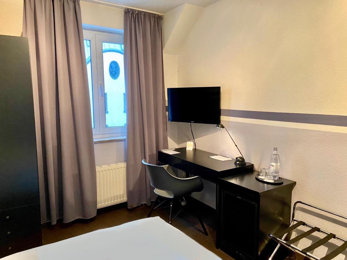 Hotel Kaiserswerth Dusseldorf Bagian luar foto