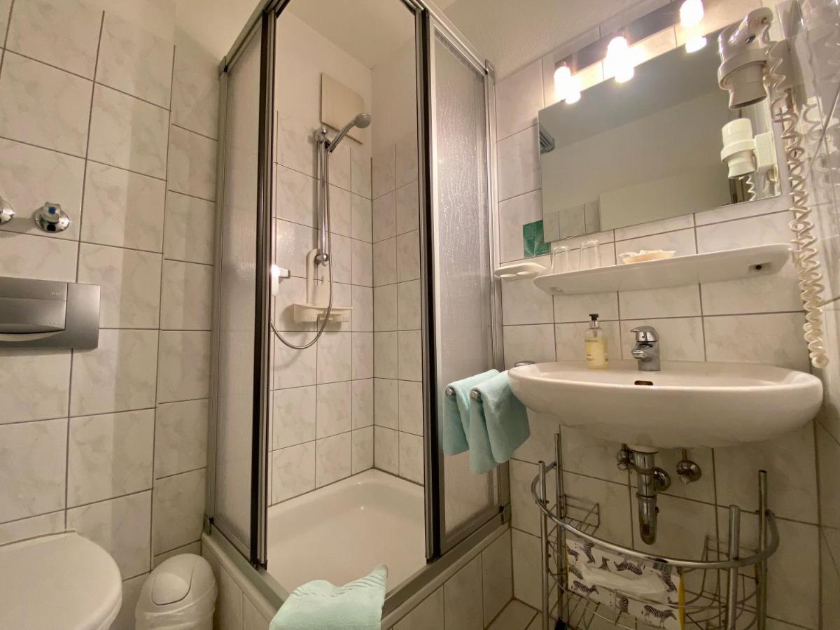 Hotel Kaiserswerth Dusseldorf Bagian luar foto