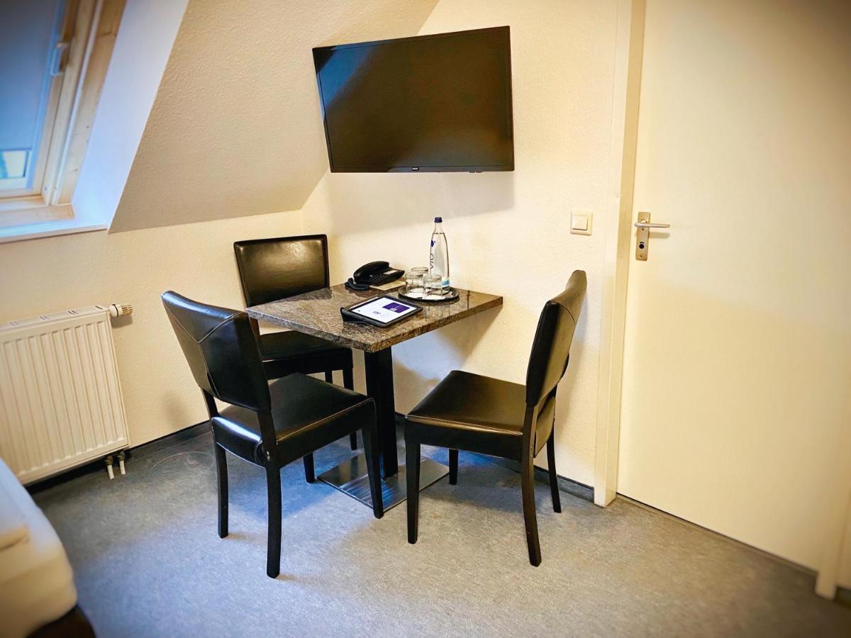 Hotel Kaiserswerth Dusseldorf Bagian luar foto